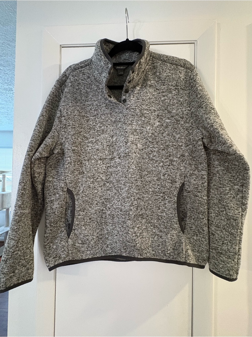 Women’s size Large Eddie Bauer snap Pull over in Heather Gray